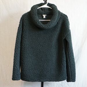 Crew neck pull over sweater